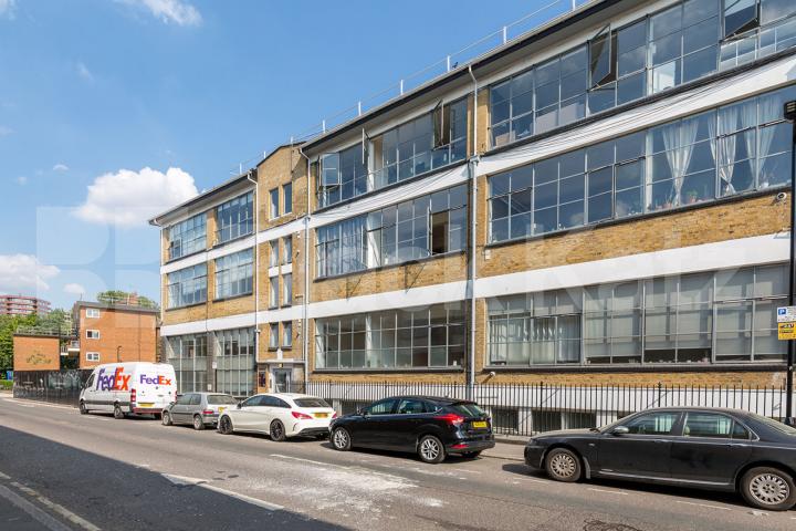 One bedroom warehouse apartment offering loft style features Eagle House, Eagle Wharf Road  , Angel / Shoreditch / Old Street